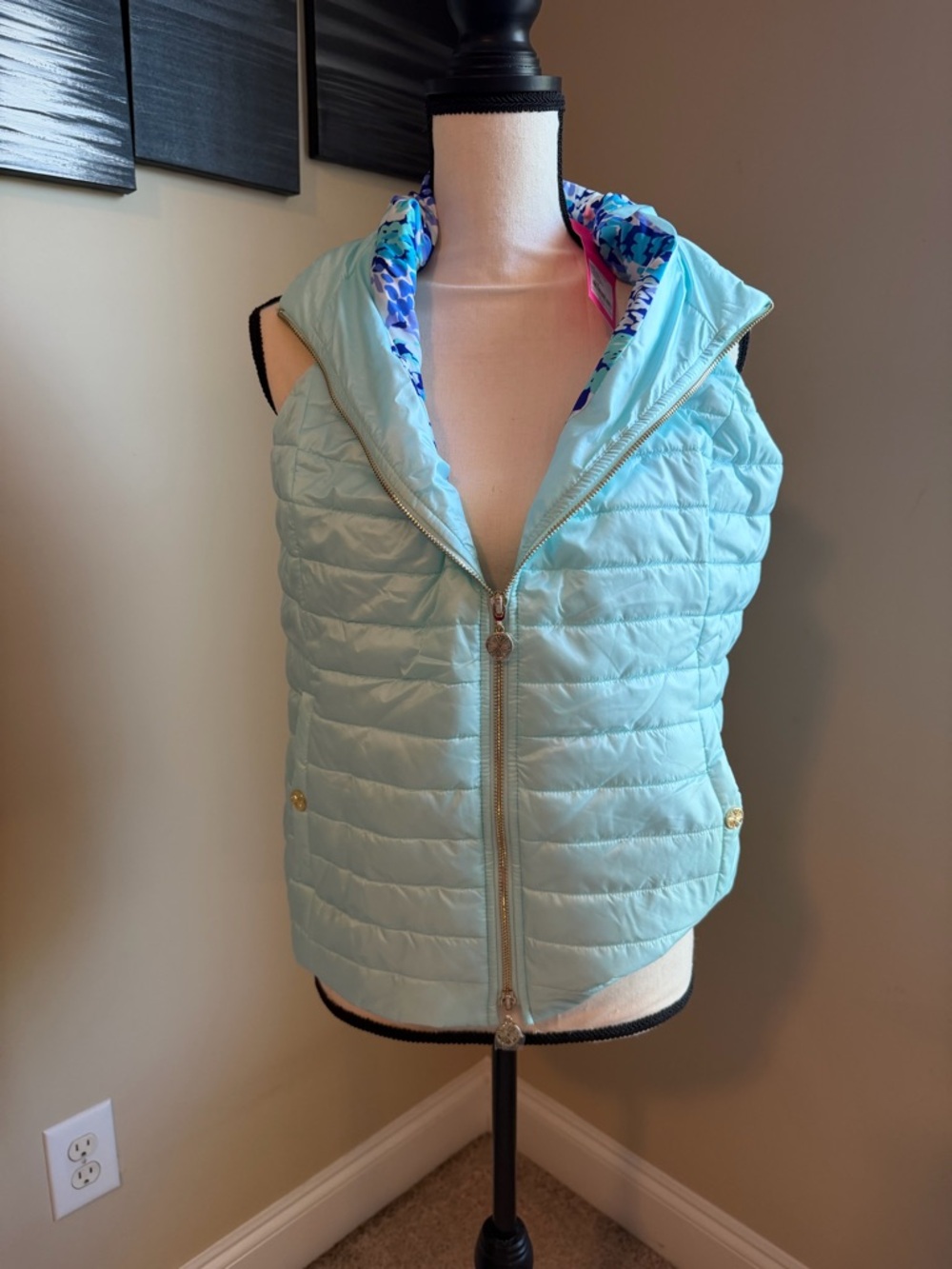 Lilly Pulitzer NWT Elyn Quilted Sleeveless Puffer Vest in whisper blue
